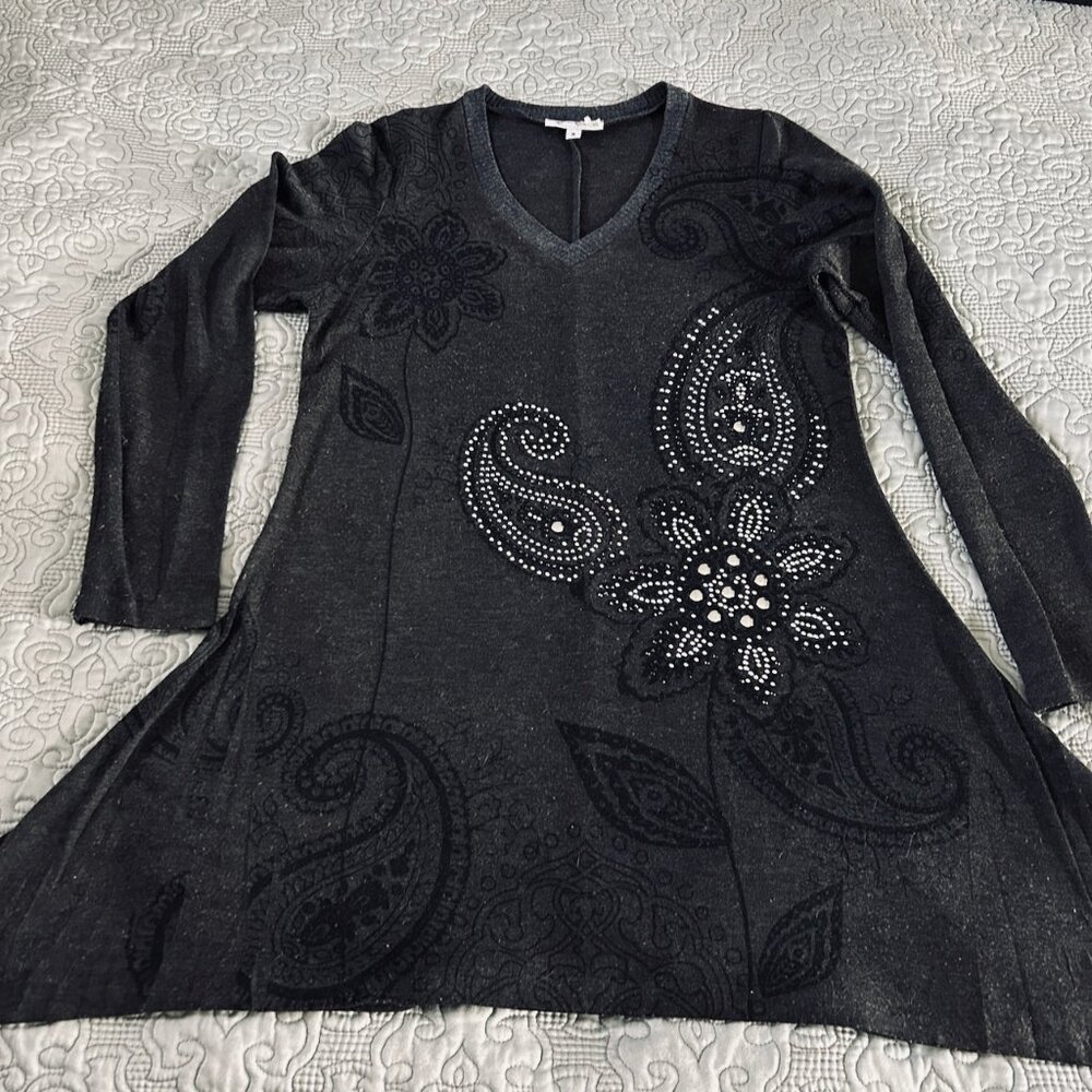 Ladies knit flared top or mini dress with rhinestones and brads, size S